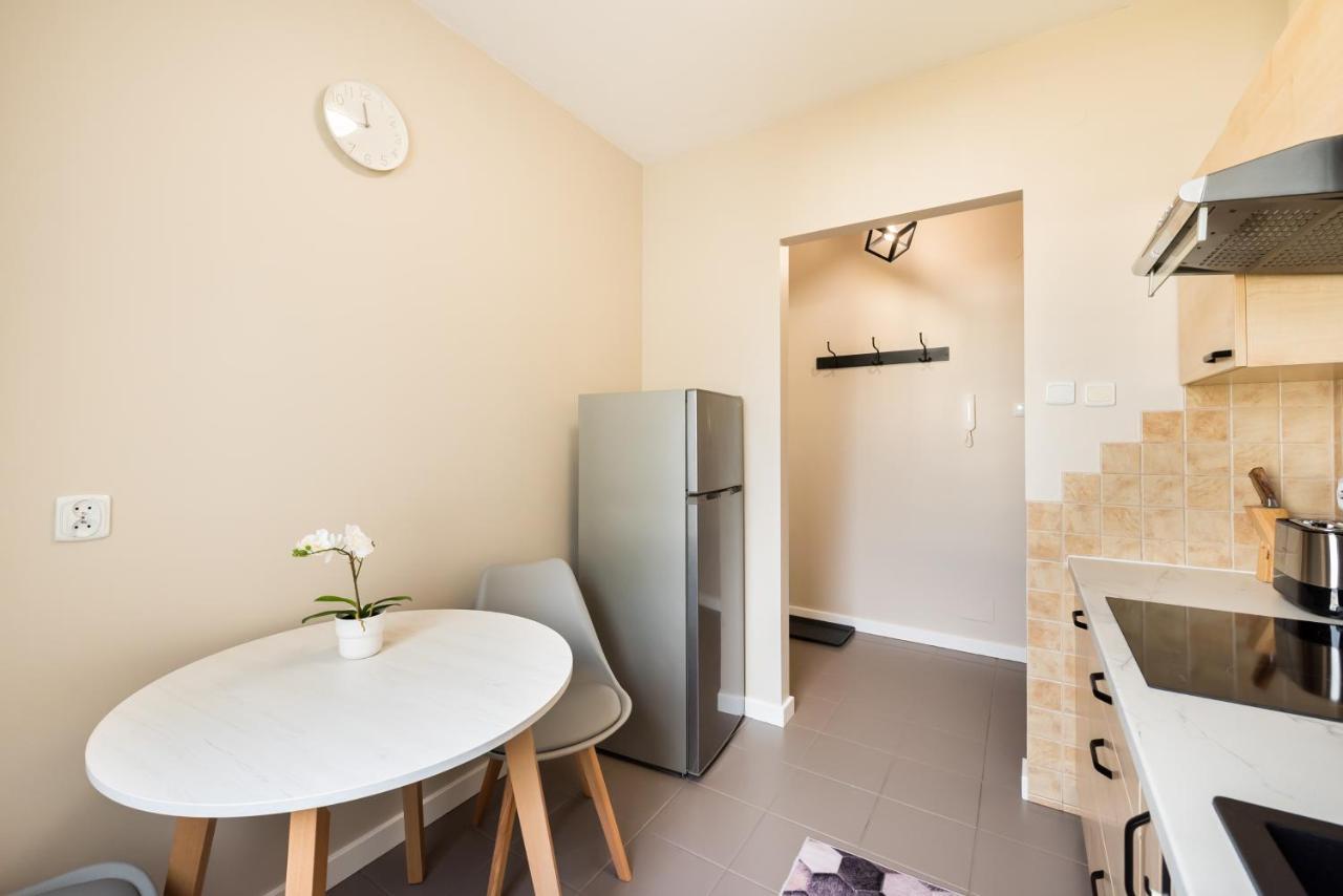 Ursus Pleasant Apartment Warschau Buitenkant foto